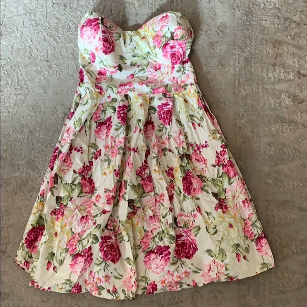 never worn floral padded strapless dress size S